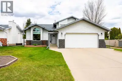 Curb appeal galore! Step inside 7 Davison Drive and prepare to be impressed. Huge windows, soaring c...