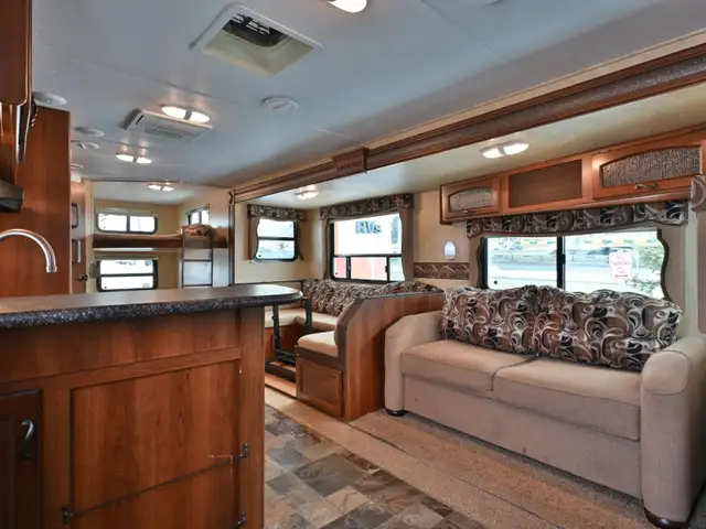 2013 LaCrosse 292BHS in Travel Trailers & Campers in St. Albert - Image 9