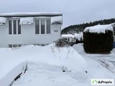Jumelé à demi-niveau situé sur un terrain clôturé, dans un secteur tranquille. Propriété bien entret...