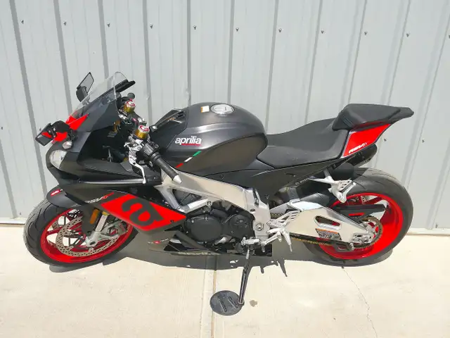 2018 Aprilia RSV4RR Biweekly $115 OAC in Sport Bikes in Edmonton - Image 5