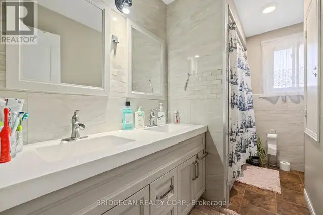 490 QUEEN VICTORIA DRIVE Hamilton (Quinndale), Ontario in Houses for Sale in Hamilton - Image 22