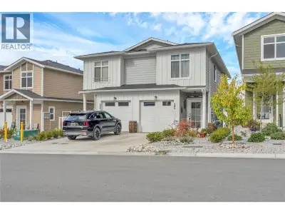 SMART, EFFICIENT & EASY TO LOVE! This 3 bed, 2.5 bath half duplex offers 1600 sq ft of finished livi...