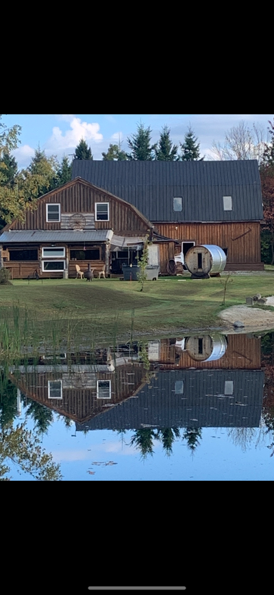 Maison bi- generation 5 1/2 pieces + loft à louer 17 acres boisé à 90%. Bois dure . Beaucoup d inclu...