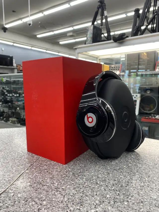 Beats Studio Wired Headphones in Headphones in City of Toronto - Image 4