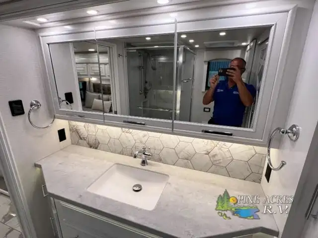 2024 Entegra Coach Anthem 44B 450 h.p. Diesel in RVs & Motorhomes in Moncton - Image 72