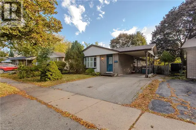3196 CENTENNIAL Drive Burlington, Ontario in Houses for Sale in Oakville / Halton Region - Image 40