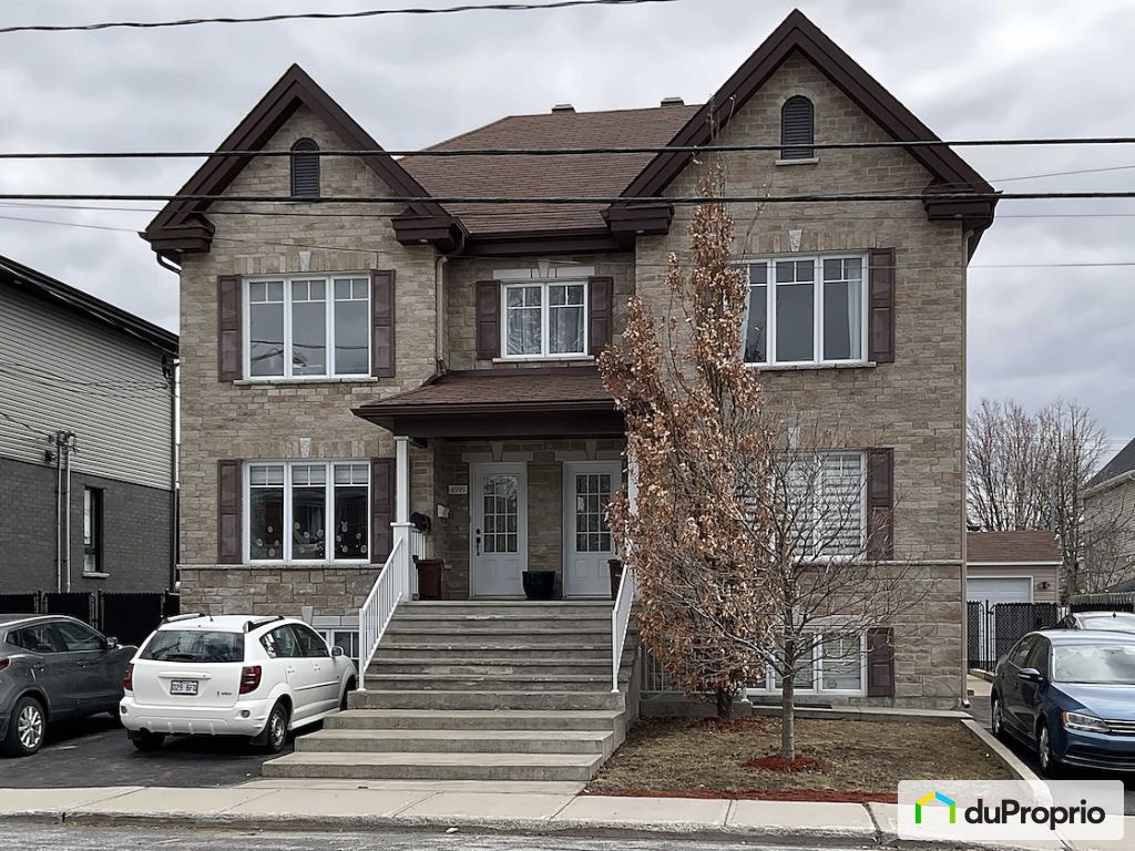 $1,235,000 - Triplex for sale in Longueuil (St-Hubert) — photo 1