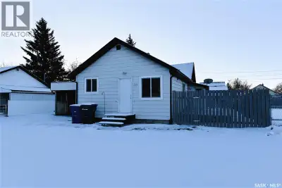 Fantastic opportunity for first-time buyers! 334 7th Avenue West is an affordable home which is conv...