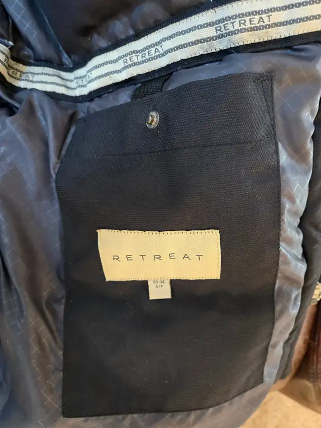 MEN'S MEDIUM WINTER JACKET - **AS NEW** in Men's in Calgary - Image 3