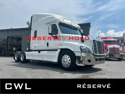 FREIGHT CASCADIA 2015 MOTEUR/ENGINE: DD13 450HP ODO/MILLEAGE: 960 682KM TRANSMISSION 13 VIT FULLER E...