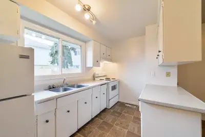 Lord Byron Townhouses is a family-friendly complex with beautifully upgraded suites, located in the...