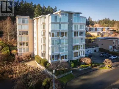 Welcome to the Haro View, a timeless West Coast design. Well-located in the beautiful neighbourhood...
