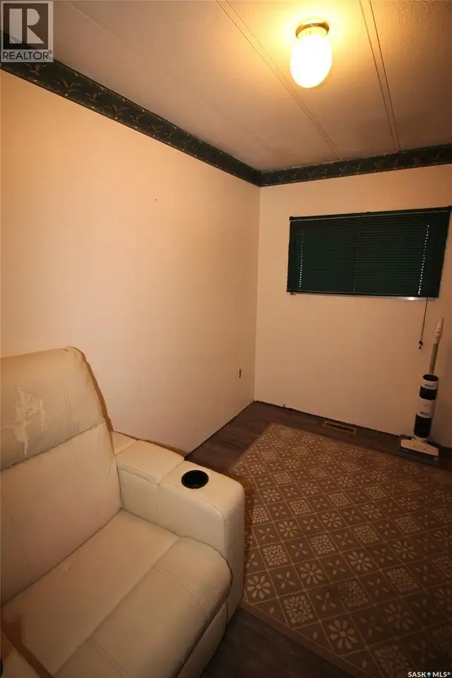 513-515 2nd AVENUE S Simmie, Saskatchewan in Houses for Sale in Swift Current - Image 20