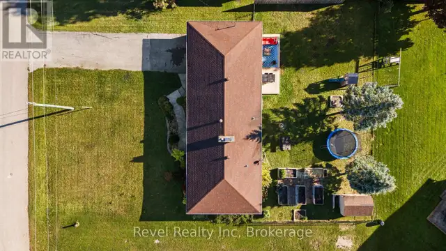 21 JOHN STREET Springwater (Elmvale), Ontario628685393180191228