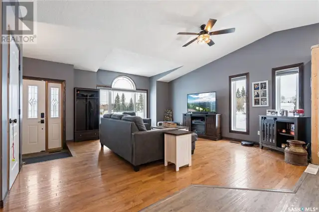 209 1st STREET W Pierceland, Saskatchewan in Houses for Sale in Meadow Lake - Image 3