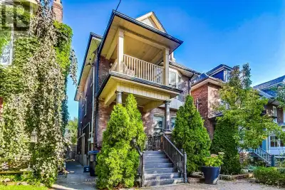 UPPER - 36 GLENLAKE AVENUE Toronto (High Park North), Ontario