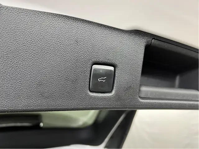 2021 Ford Escape Titanium Hybrid AWD - FACTORY WARRANTY/NO ACCID in Cars & Trucks in Winnipeg - Image 25