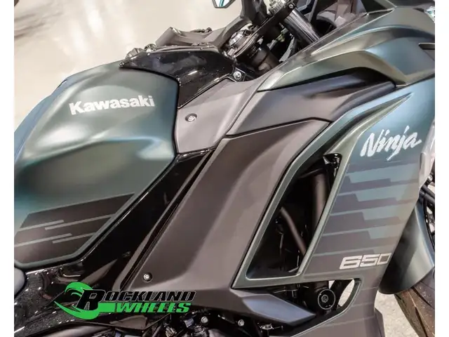 2025 Kawasaki NINJA 650 in Street, Cruisers & Choppers in Ottawa - Image 17