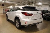 This Lexus RX 350 has a strong Regular Unleaded V-6 3.5 L/211 engine powering this Automatic transmi... (image 4)