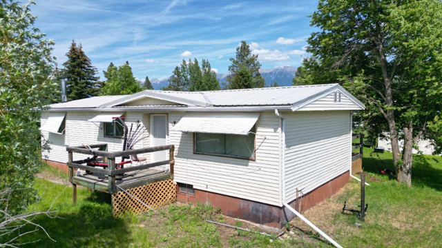 Wasa Lake starter home on large lot   ID# 267246 in Houses for Sale in Cranbrook - Image 2