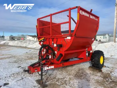 2016 HIGHLINE CFR650-200 BALE PROCESSOR Feed Chopper, RH Discharge, 1000 PTO, Hyd Deflector, Twine C...