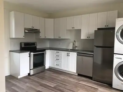 363 Division - Charming 1 bedroom apartment.
