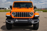 This Jeep Wrangler has a strong Regular Unleaded V-6 3.6 L/220 engine powering this Automatic transm... (image 6)