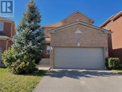 Welcome to this exceptionally bright and spacious 4+2 bedroom detached home, nestled in Richmond Hil...