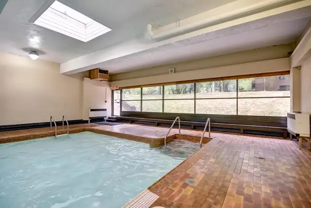 Hi-Rise 4 - 2 Bedroom Apartment for Rent in Long Term Rentals in City of Montréal - Image 17