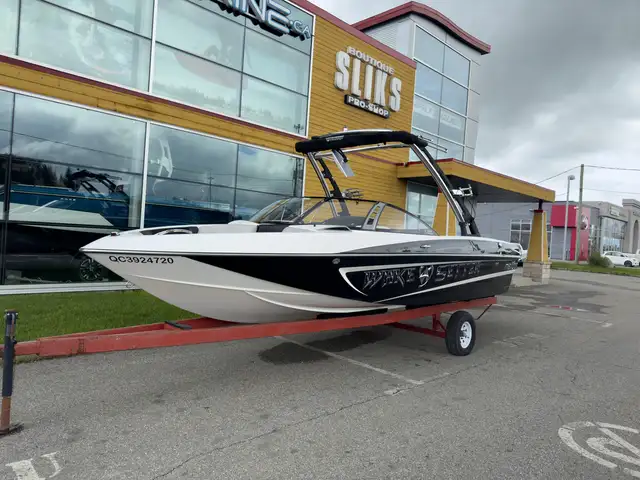 2013 Malibu 21 VLX in Powerboats & Motorboats in Granby - Image 7