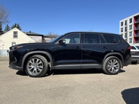 This Toyota Grand Highlander Hybrid Limited delivers a Gas/Electric I-4 2.5 L/152 engine powering th... (image 1)