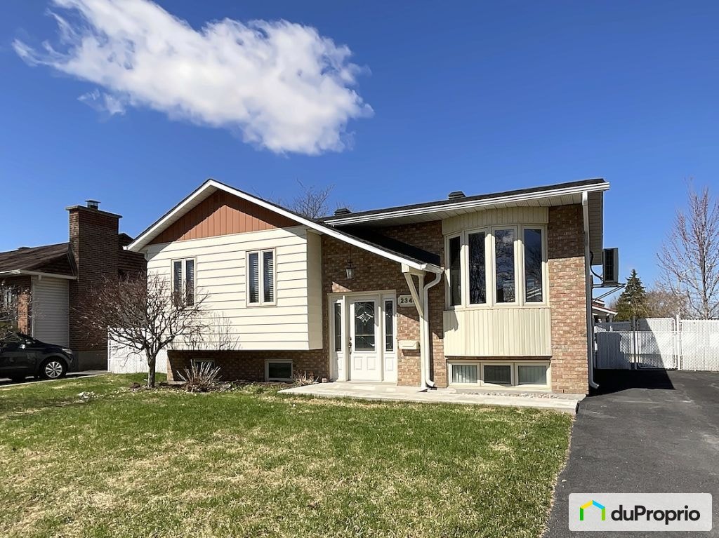 $569,000 - Bungalow for sale in Varennes — photo 1