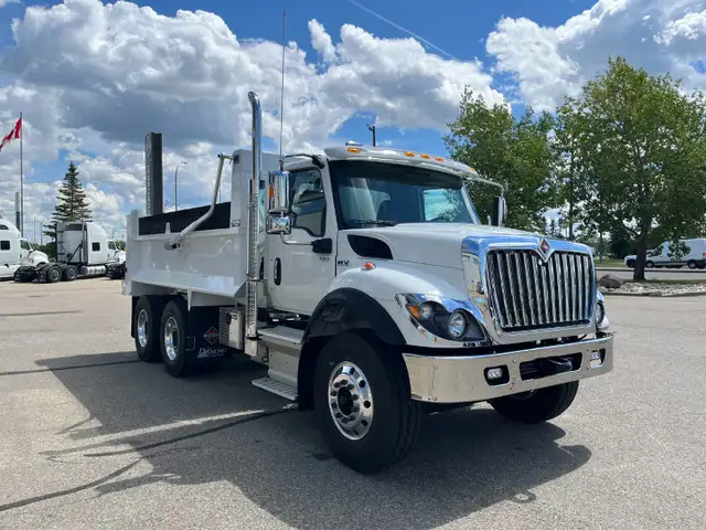 New 2026 International HV gravel truck, Cummins L9 370HP, AUTO!! in Heavy Trucks in Saskatoon - Image 2