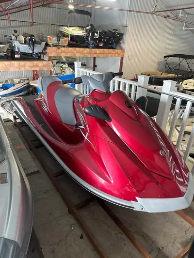 2013 Yamaha VX DELUXE. Good looking clean machine With cover. 96hours. Trailer available . Vehicle I...