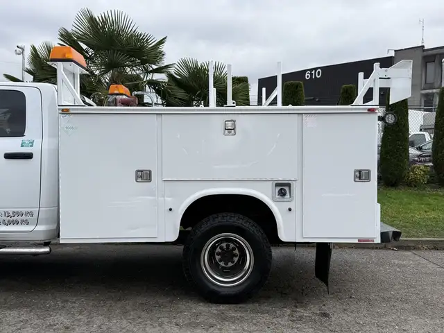 2013 Ram 3500 4X4 Service Truck in Heavy Trucks in Delta/Surrey/Langley - Image 13