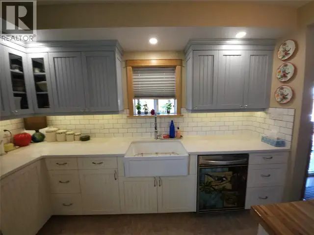 204A 5th Avenue NW Nakusp, British Columbia in Houses for Sale in Nelson - Image 9