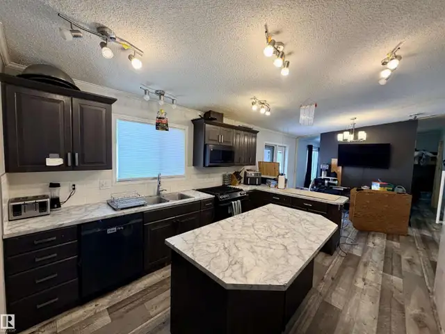 54002 RR 105 Rural Two Hills County, Alberta in Houses for Sale in Strathcona County - Image 10