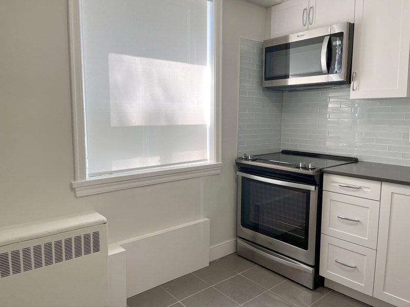 2893 & 2897 St. Clair Ave. E 1 Bedroom Apartment for Rent Long Term