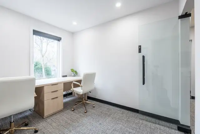 BURLINGTON * Modern Private Office with Parking & Amenities* in Commercial & Office Space for Rent in Oakville / Halton Region - Image 15