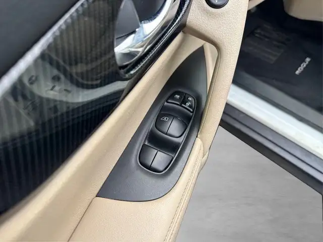 2017 Nissan Rogue SL Platinum - Sunroof - Navigation in Cars & Trucks in Kingston - Image 32