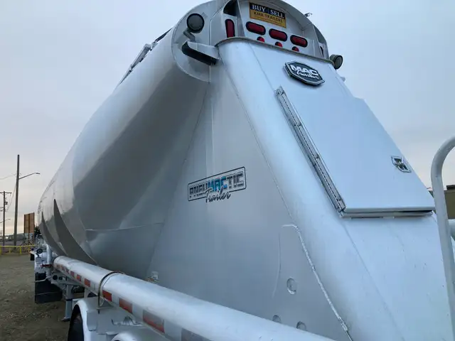 2011 MAC 1480 Cubic Ft Dry Bulk / Pneumatic Tank Trailer in Heavy Equipment in Delta/Surrey/Langley - Image 23