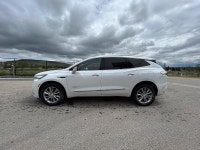Recent Arrival! 2022 Buick Enclave Avenir White Frost Tricoat 3.6L V6 SIDI VVT AWD AWD, 1st & 2nd Ro... (image 1)