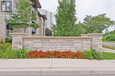 Rarely Offered 1 Bed + Den Condo In The Desirable "Park 570" Complex. Fully renovated, new laminate...