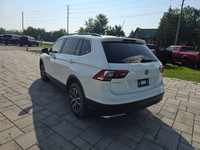 2019 Volkswagen Tiguan Comfortline 4MOTION with 150,000kms. Leather, Panoramic Power Sunroof, Heated... (image 6)
