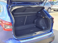 The 2023 Nissan Qashqai SV in AWD offers both style and functionality with its versatile capabilitie... (image 6)