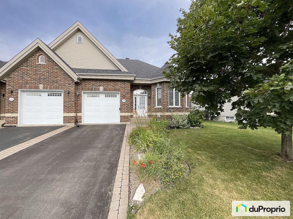 $739,000 - Semi-detached for sale in Beloeil — photo 1