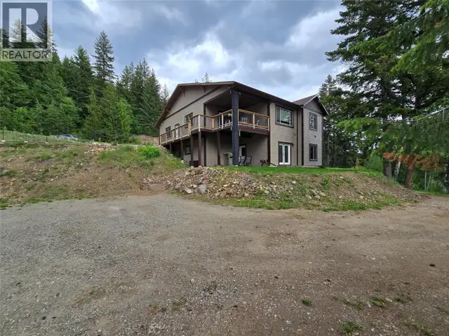 565 Clearwater Valley Road Clearwater, British Columbia in Houses for Sale in Kamloops - Image 2