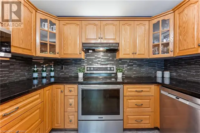 35 DAYMAN Court Kitchener, Ontario in Houses for Sale in Kitchener / Waterloo - Image 16