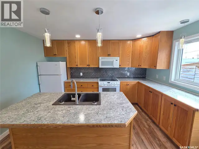 25 Rhodes STREET Redvers, Saskatchewan in Houses for Sale in Regina - Image 16