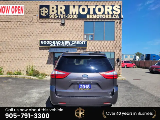 2018 Toyota Sienna LE | AWD | Power doors in Cars & Trucks in Mississauga / Peel Region - Image 8